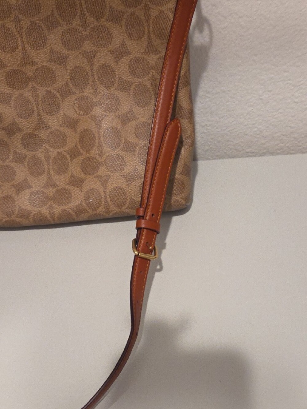 Coach Tan/Brown Signature Crossbody Messenger Bag - Picture 3 of 7